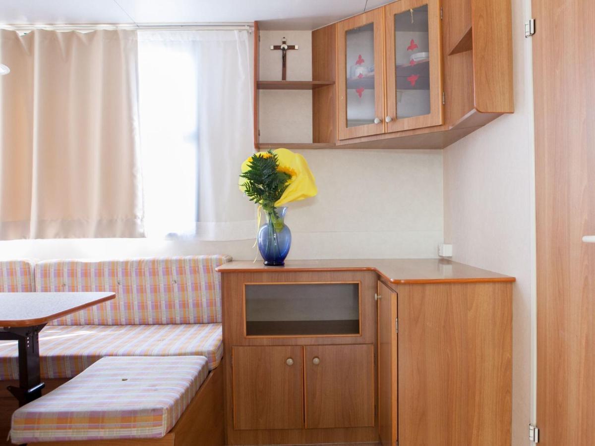 Mobile Home In Cavallino-Treporti With Terrace Exterior foto